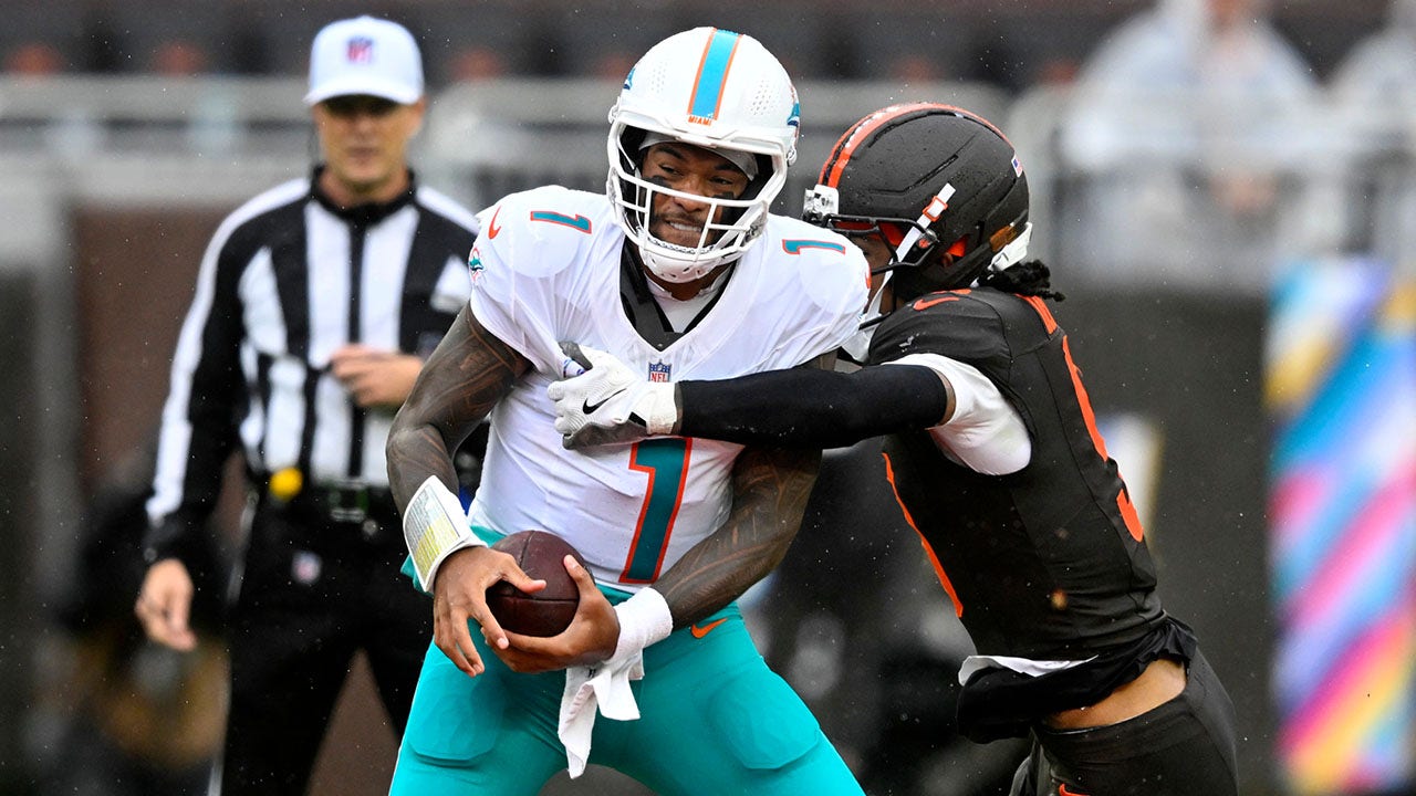 NFL legend calls out ‘disinterested’ Dolphins after blowout loss to Browns