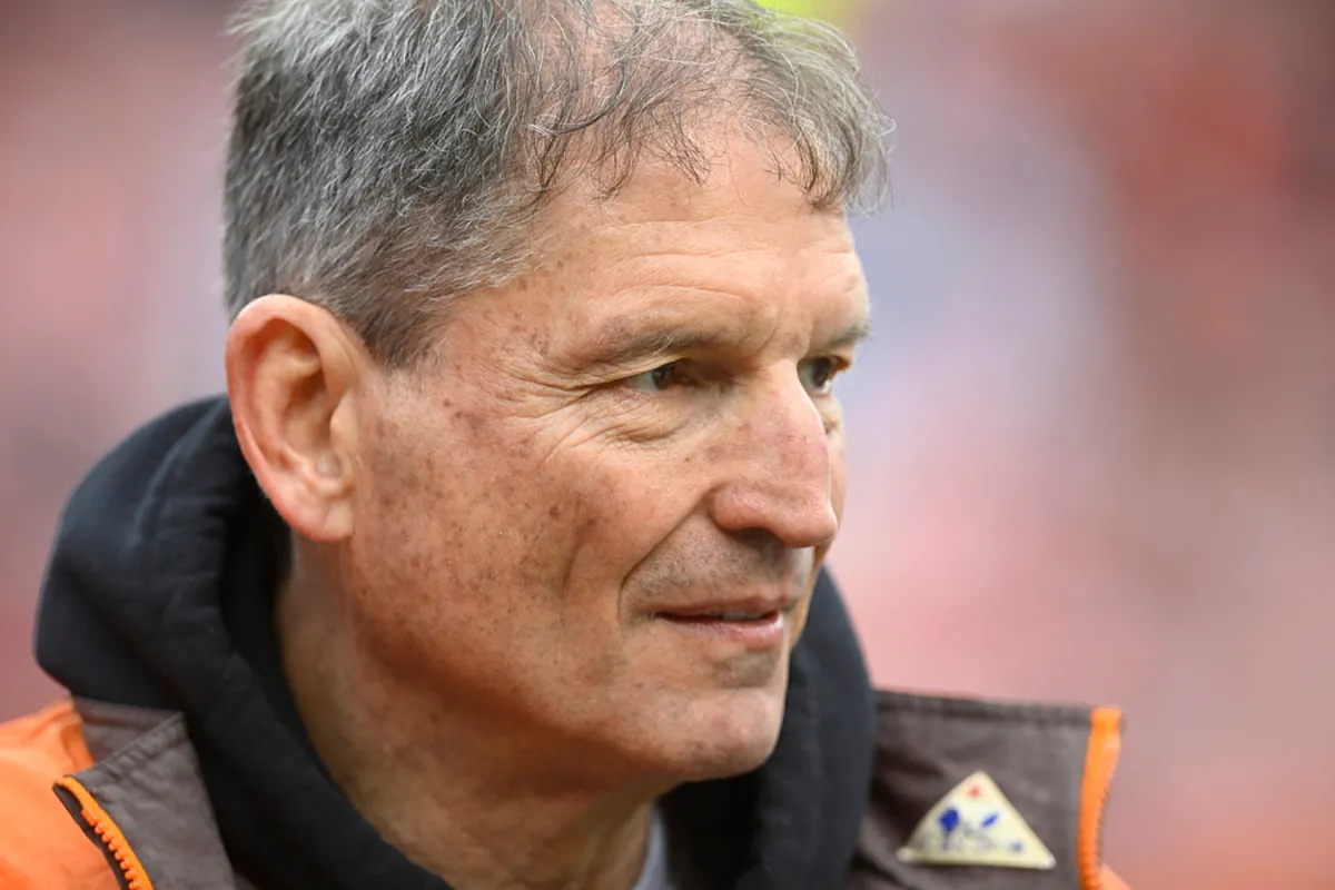 Concerns grow over the health of NFL legend Bernie Kosar